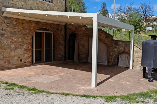 vendita pergotende in legno, tettoie, tende, copertura portico