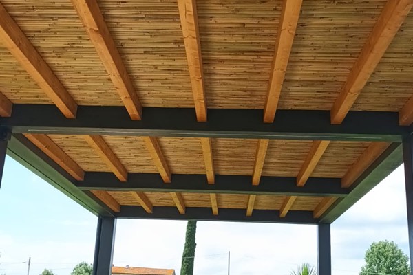 vendita e montaggio pergolati di legno-strutture da giardino