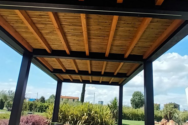 vendita e montaggio pergolati di legno-strutture da giardino