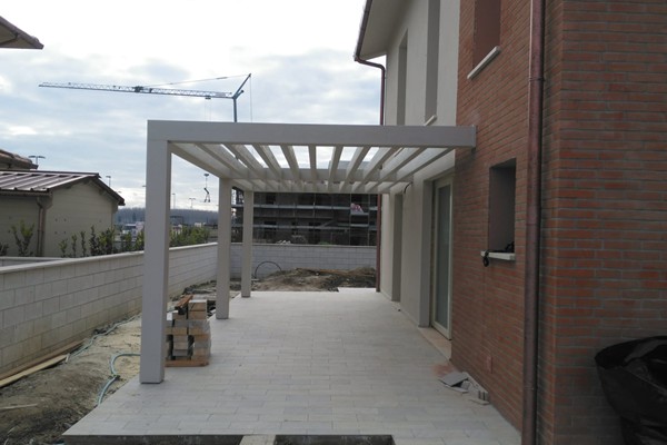vendita e montaggio pergolati di legno-strutture da giardino