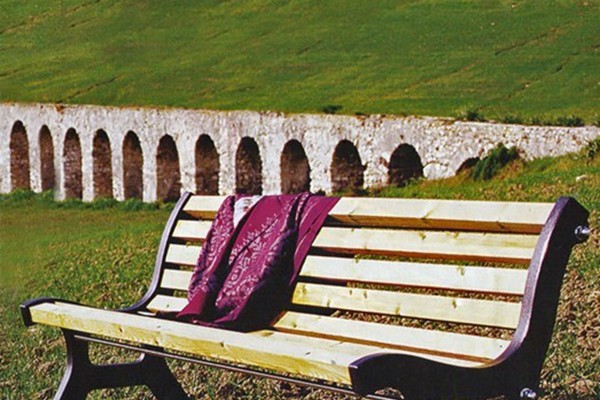 vendita di panchine in legno e metallo da giardino per arredi urbani e privati