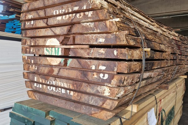 servizio di consegna a domicilio di legnami e strutture in legno
